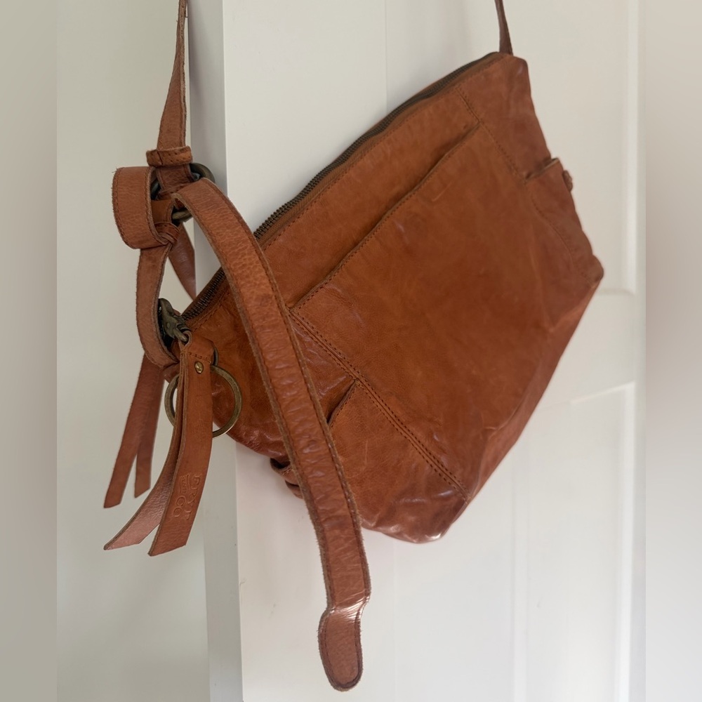 FRYE AND CO. Rich Brown Leather Crossbody Bag